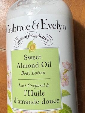 Crabtree & Evelyn Sweet Almond Oil Body Lotion - Light Green and White